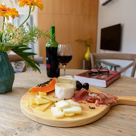 Апартаменти Sitio Dos Cavaleiros Daily Serviced